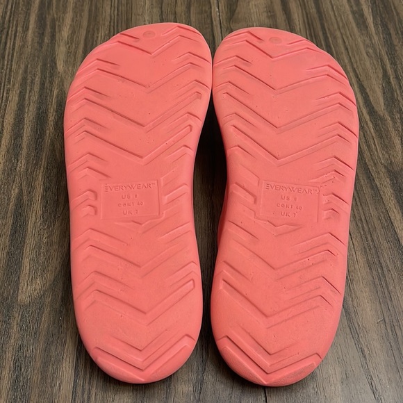 totes flip flops